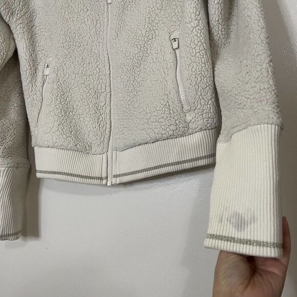 ATHLETA TUGGA Ivory White Sherpa Fleece Full zip Cropped jacket size XS - Picture 5 of 6